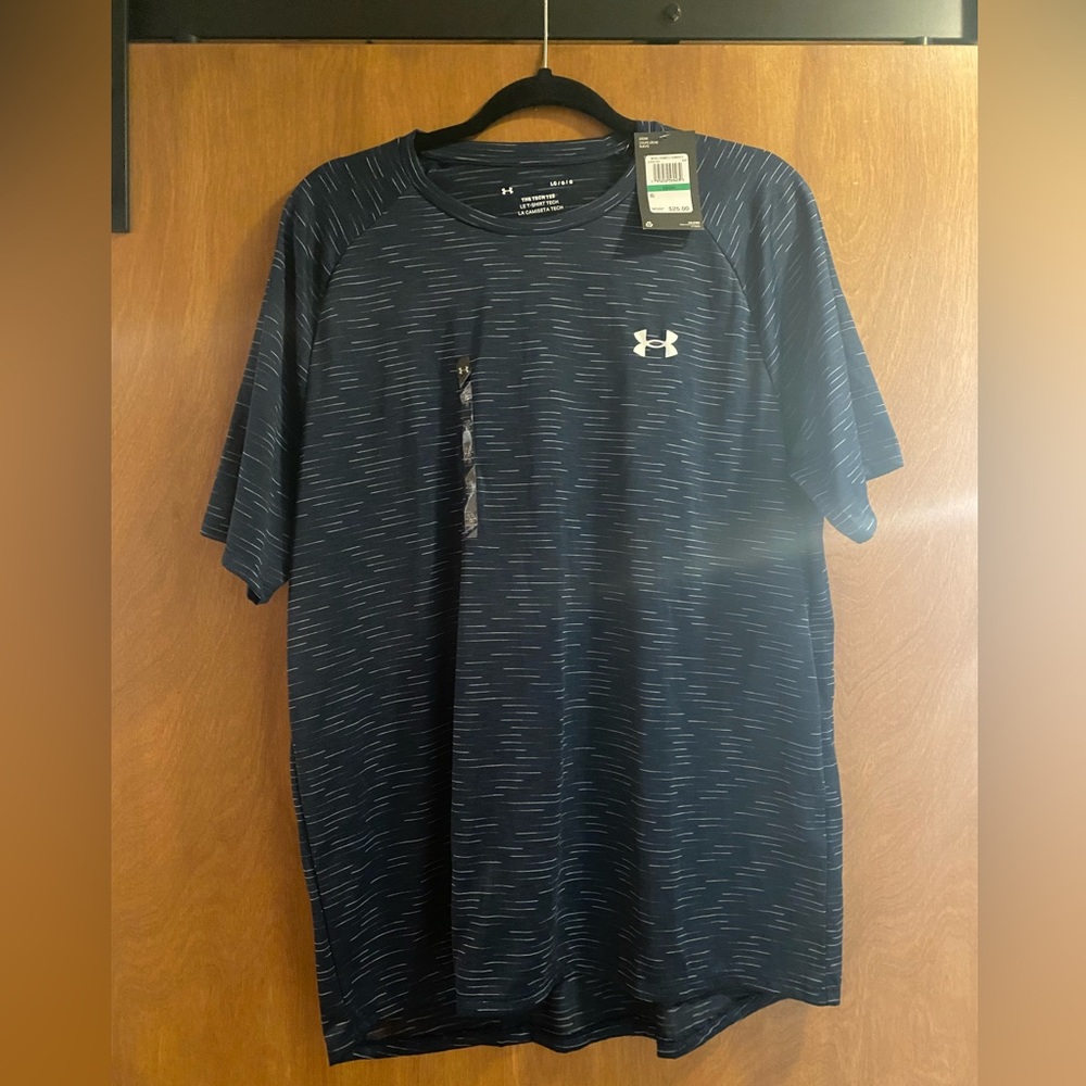 NWT; Under Armour navy short sleeve shirt
